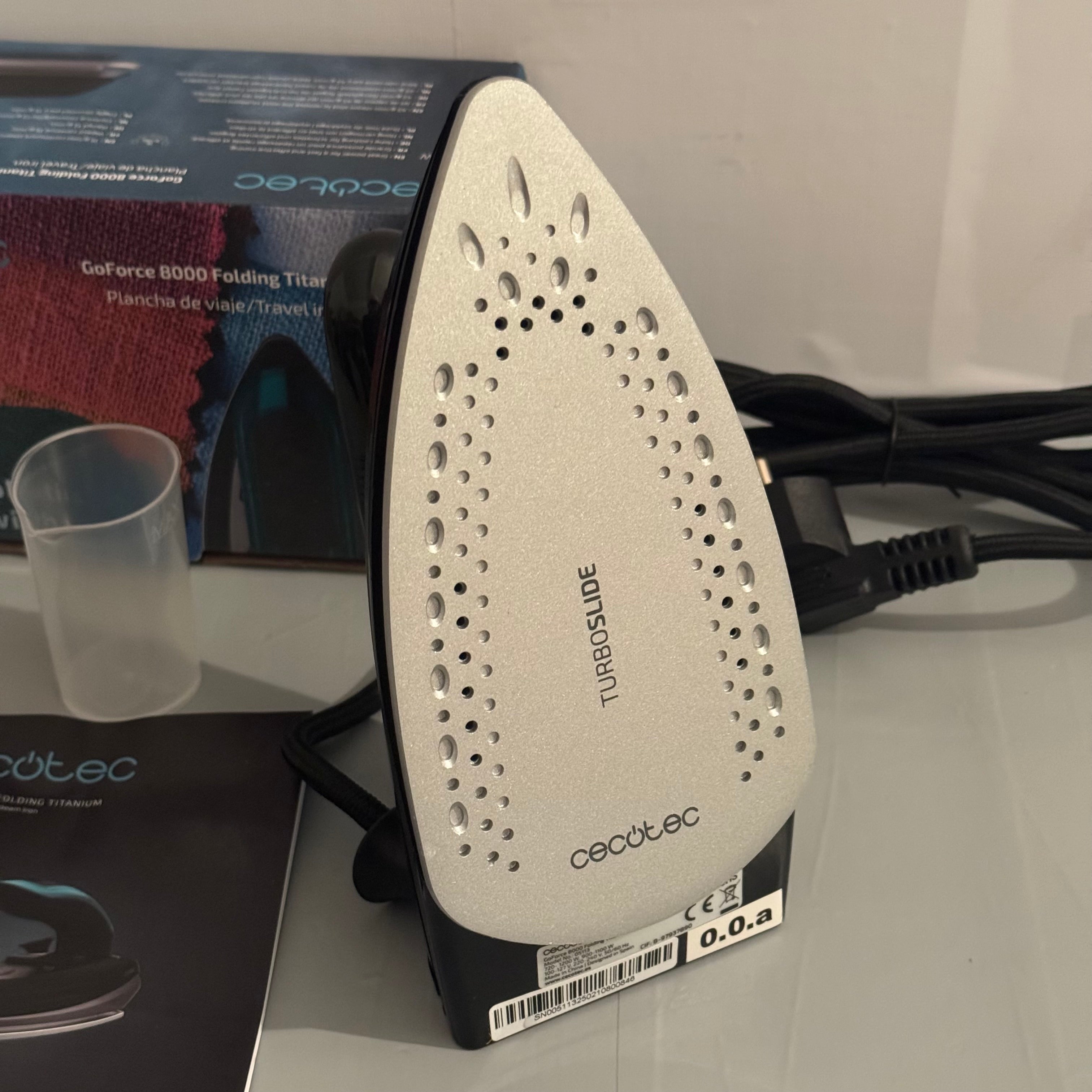 Plancha de vapor viaje Cecotec GoForce 8000 Folding Titanium