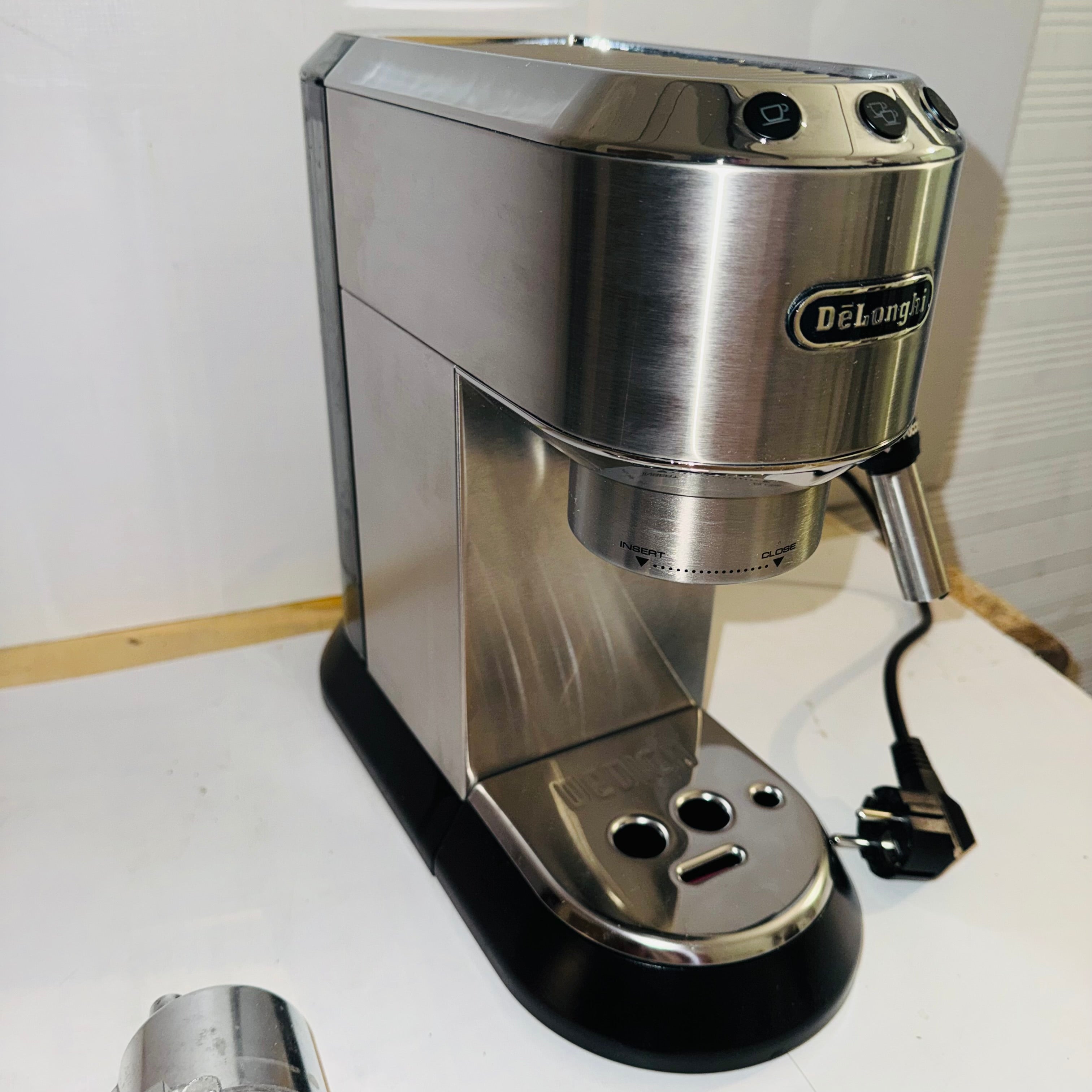 Cafetera espresso De'Longhi Dedica EC685.M
