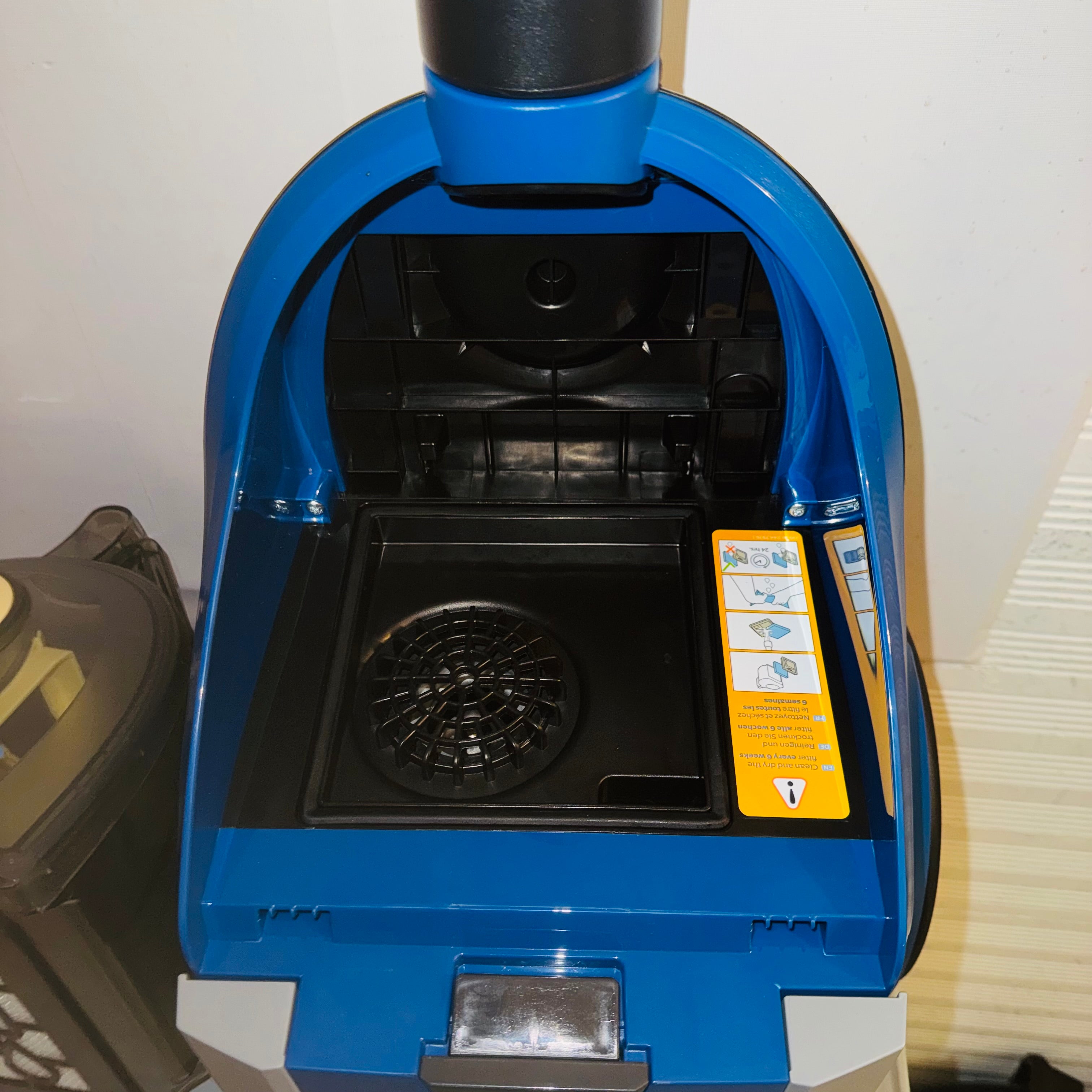 Aspirador sin bolsa Philips Serie 2000 XB2125/09