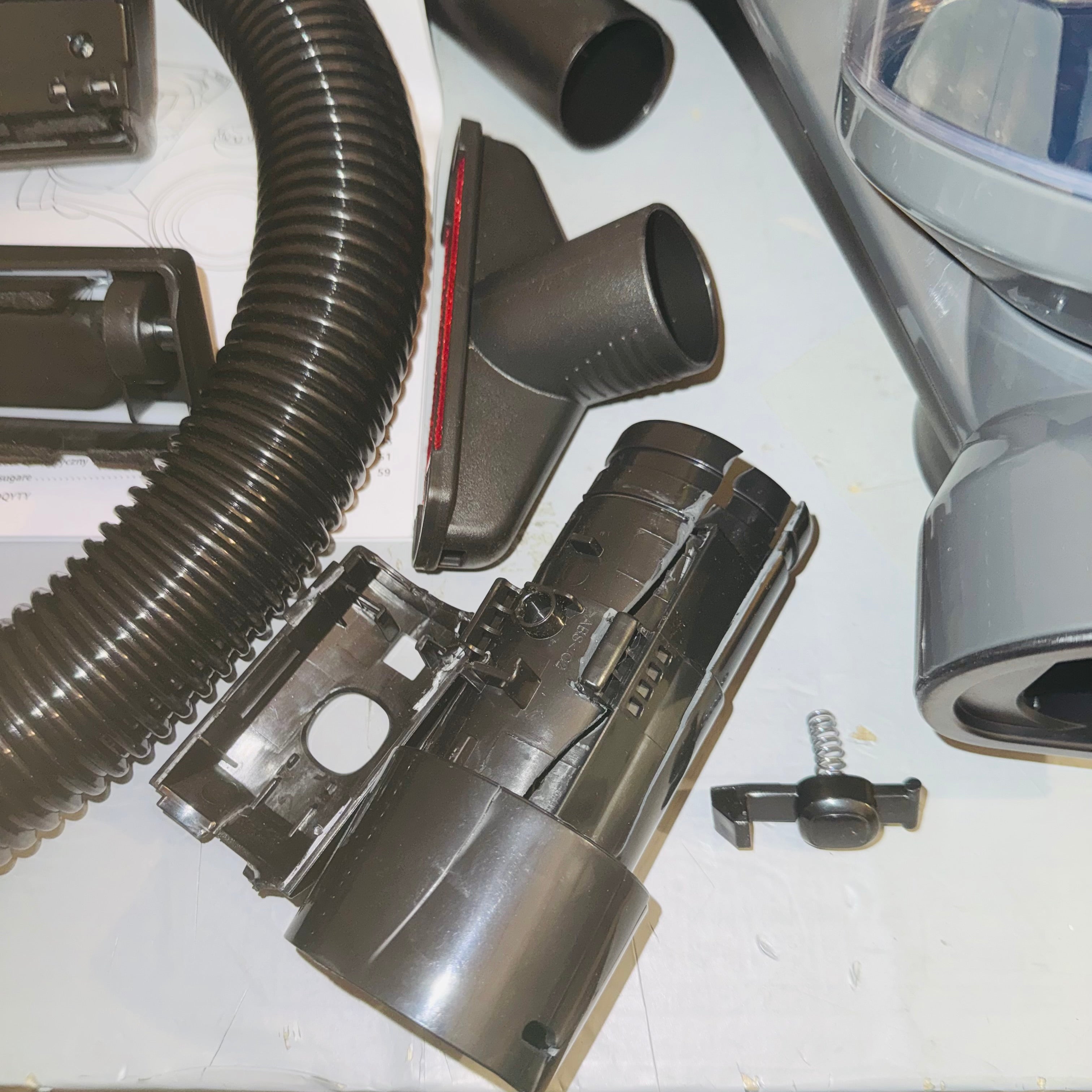 Aspirador Amazon Basics sin bolsa 700 W