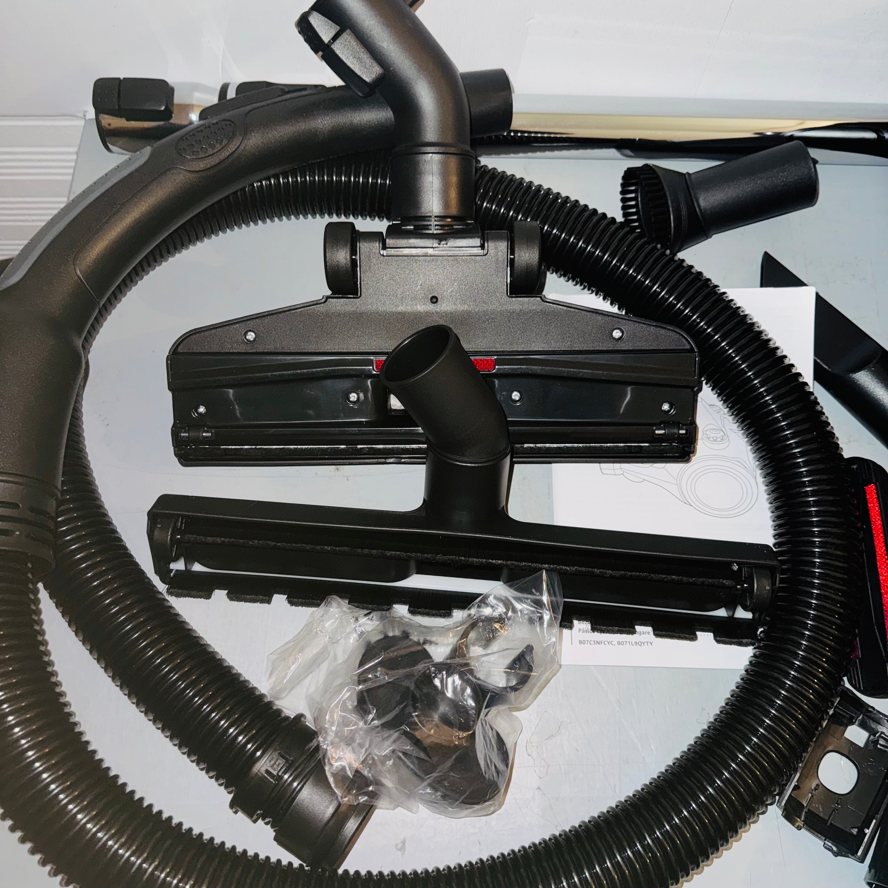 Aspirador Amazon Basics sin bolsa 700 W