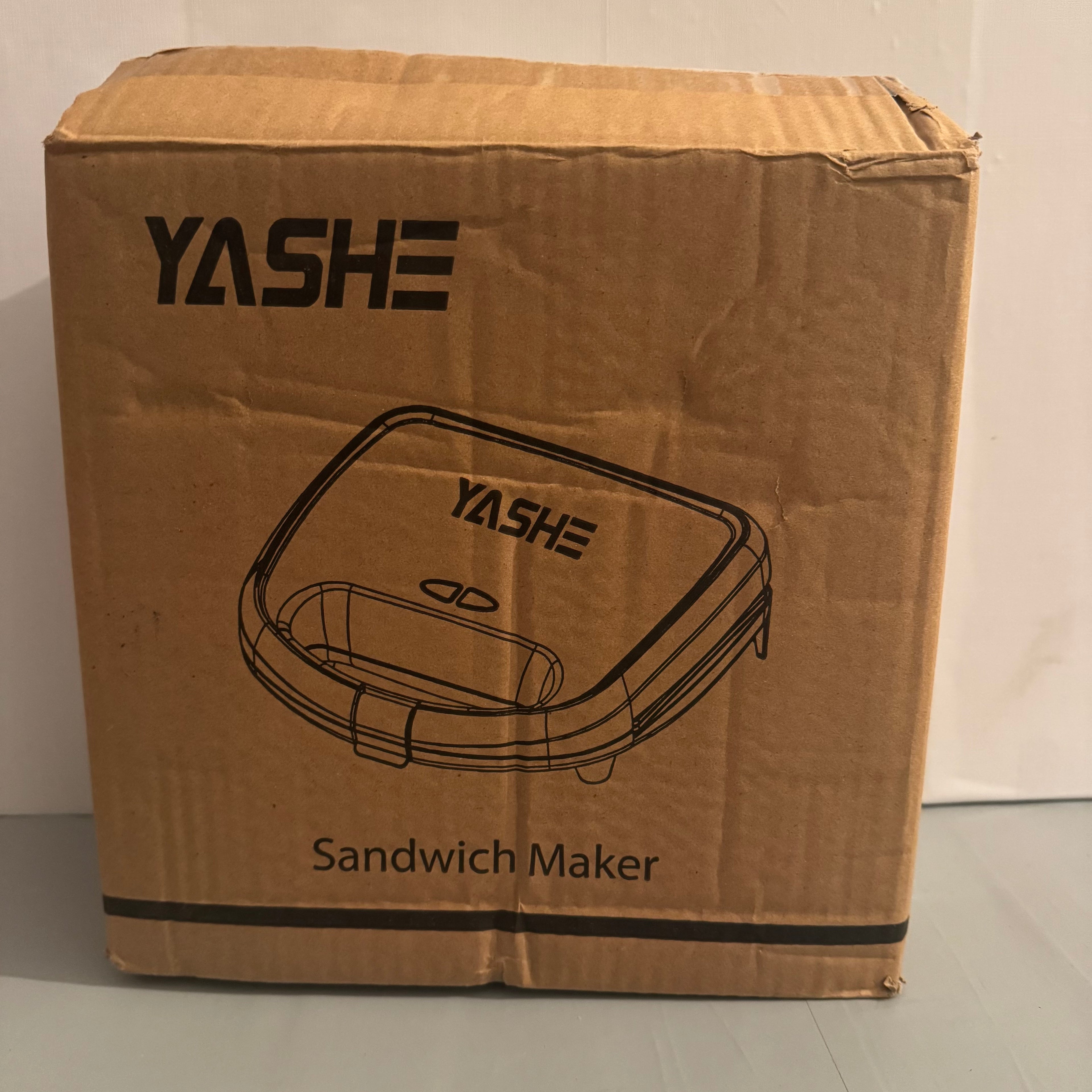 Sandwichera YASHE 750 W placas antiadherentes