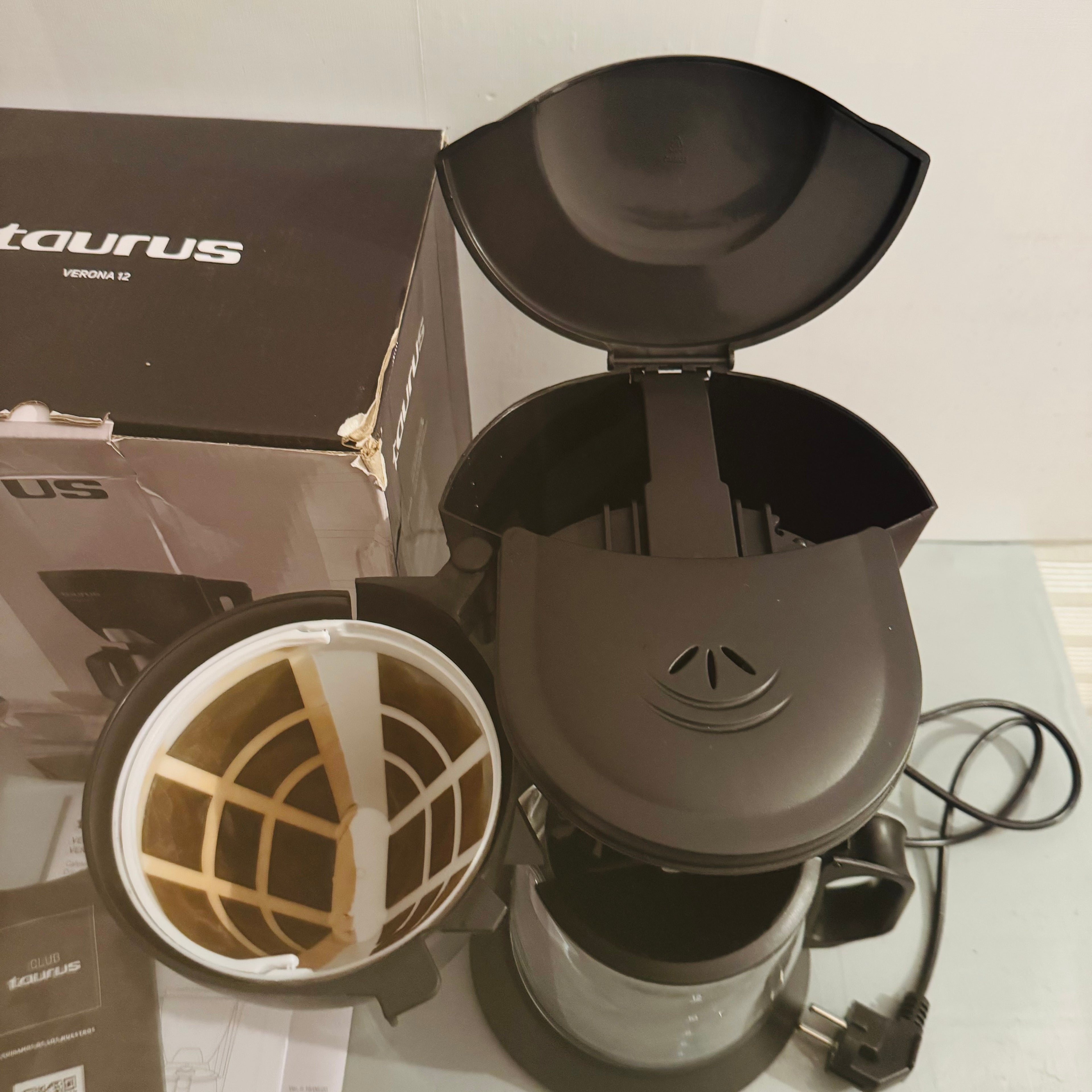 Taurus Cafetera Goteo Verona 12, 680 W, 1.2 litros, plástico, Color Negro