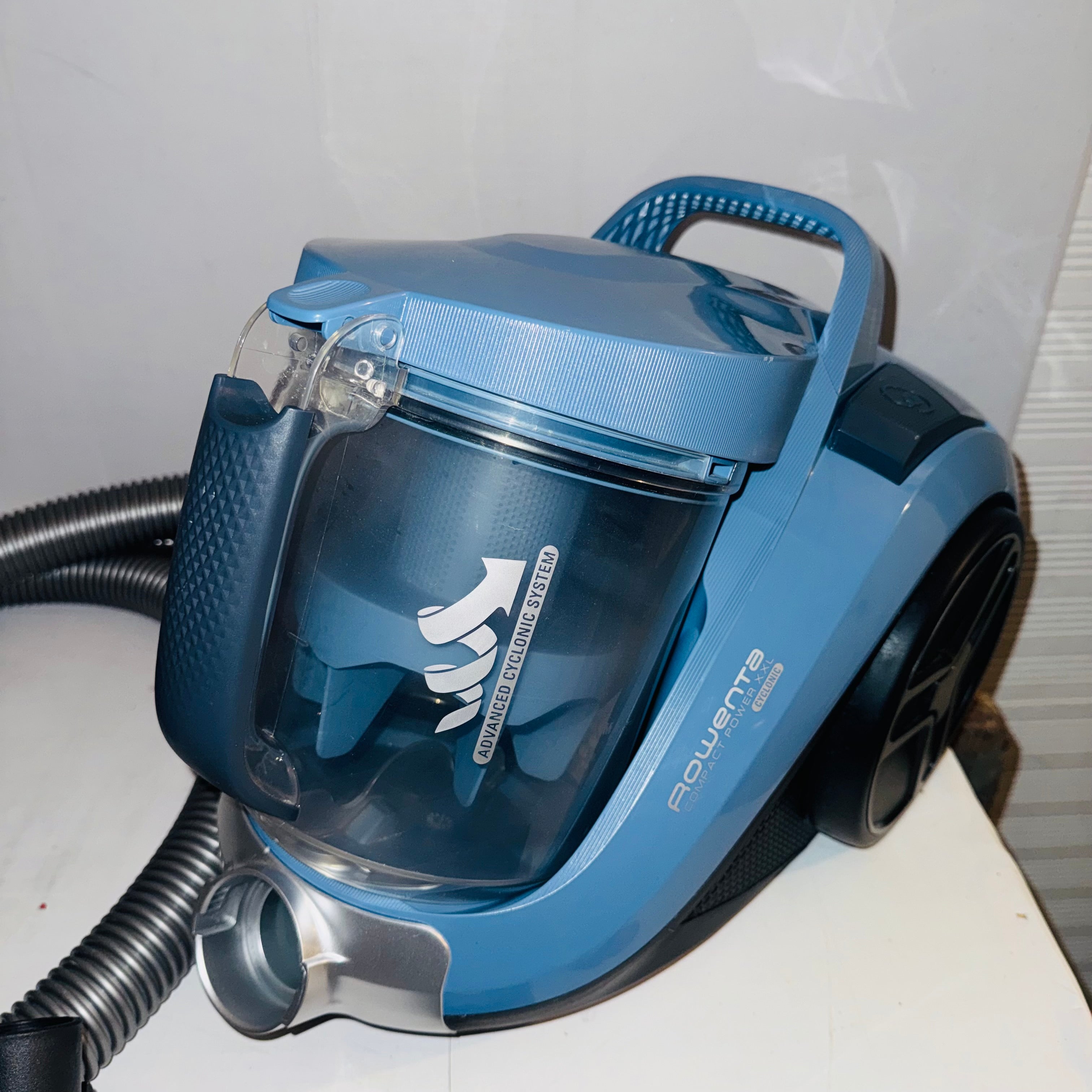 Aspiradora sin bolsa Rowenta Compact Power XXL RO4871