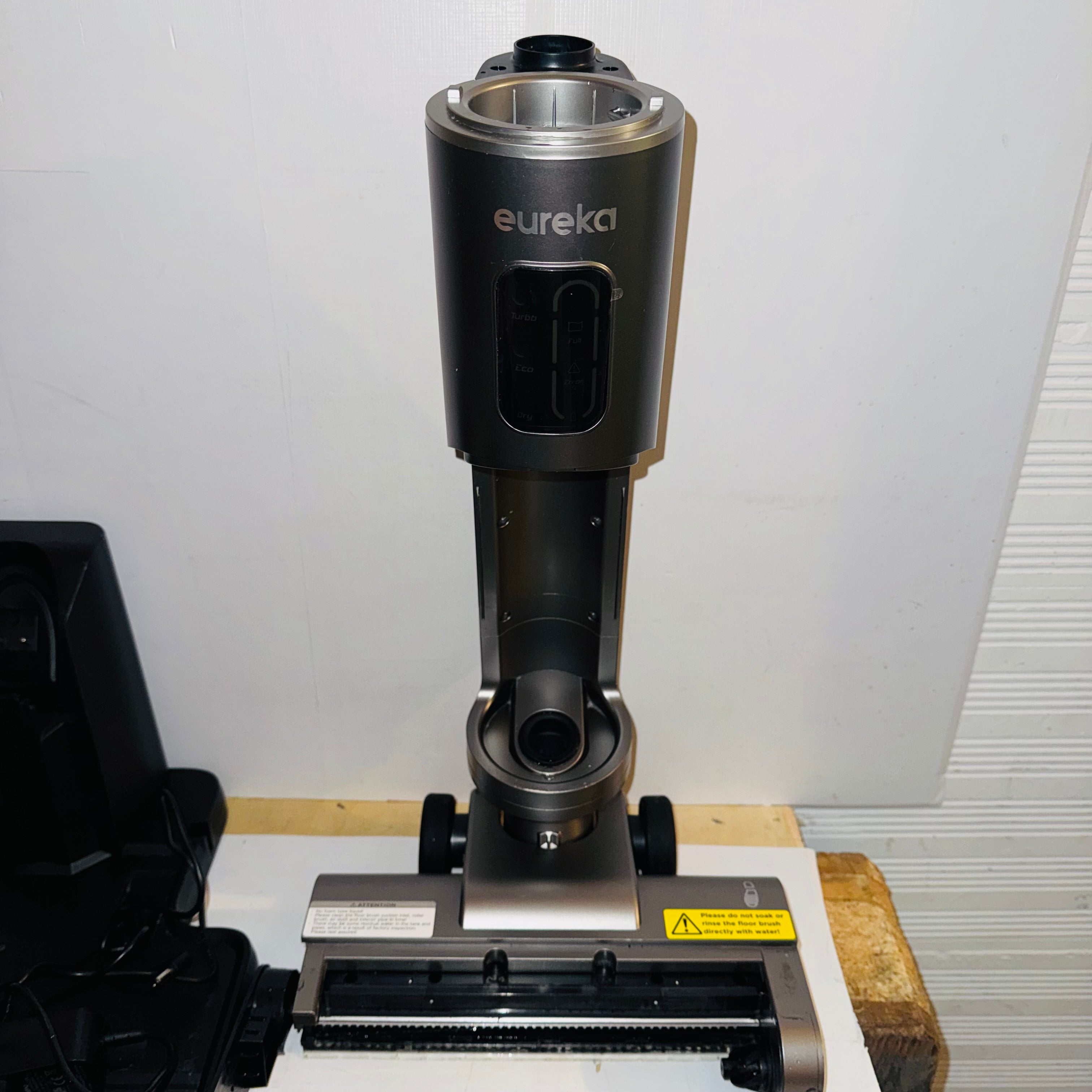 Aspirador fregadora Eureka RapidWash NEW430