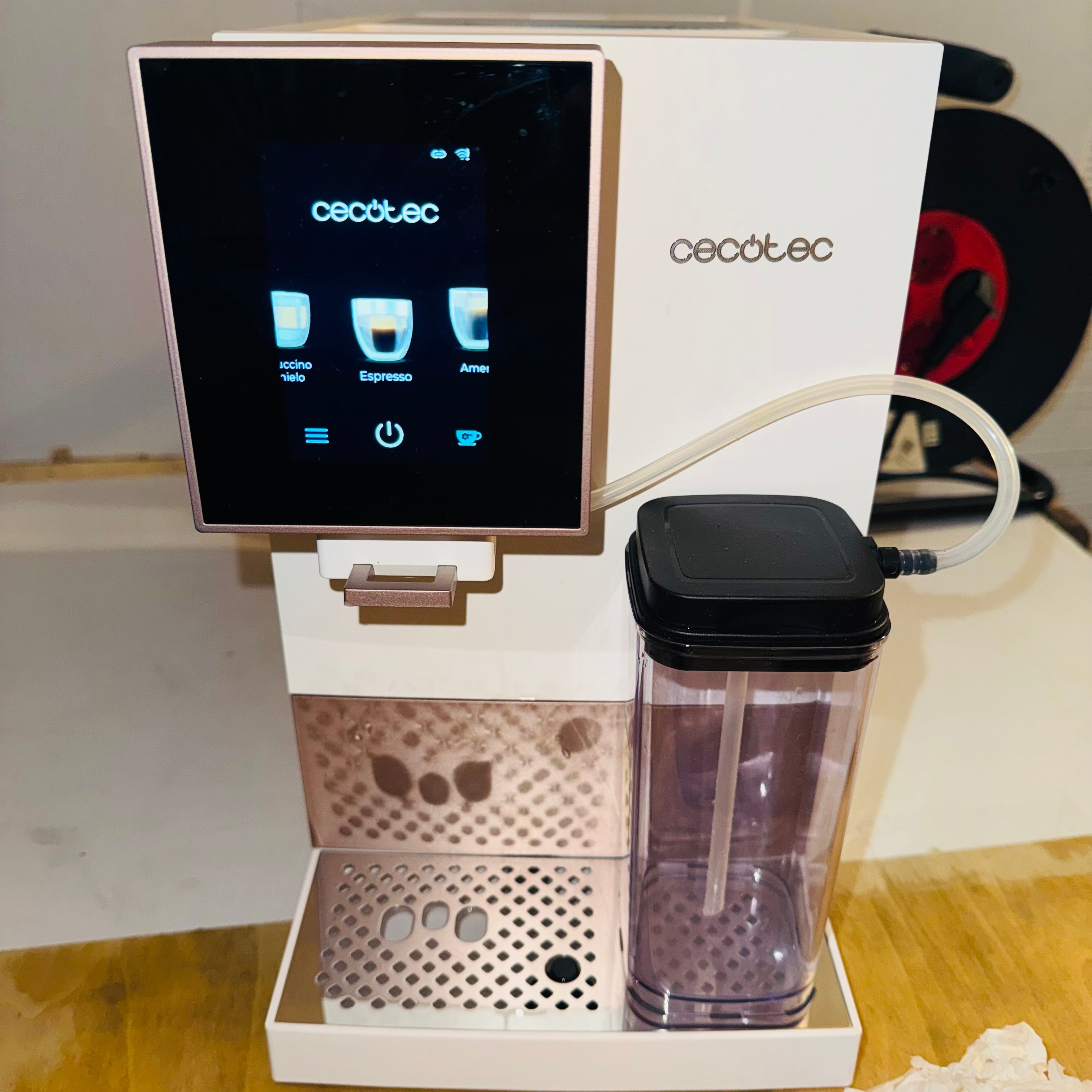Cafetera superautomática Cecotec Cremmaet Compactccino Connected