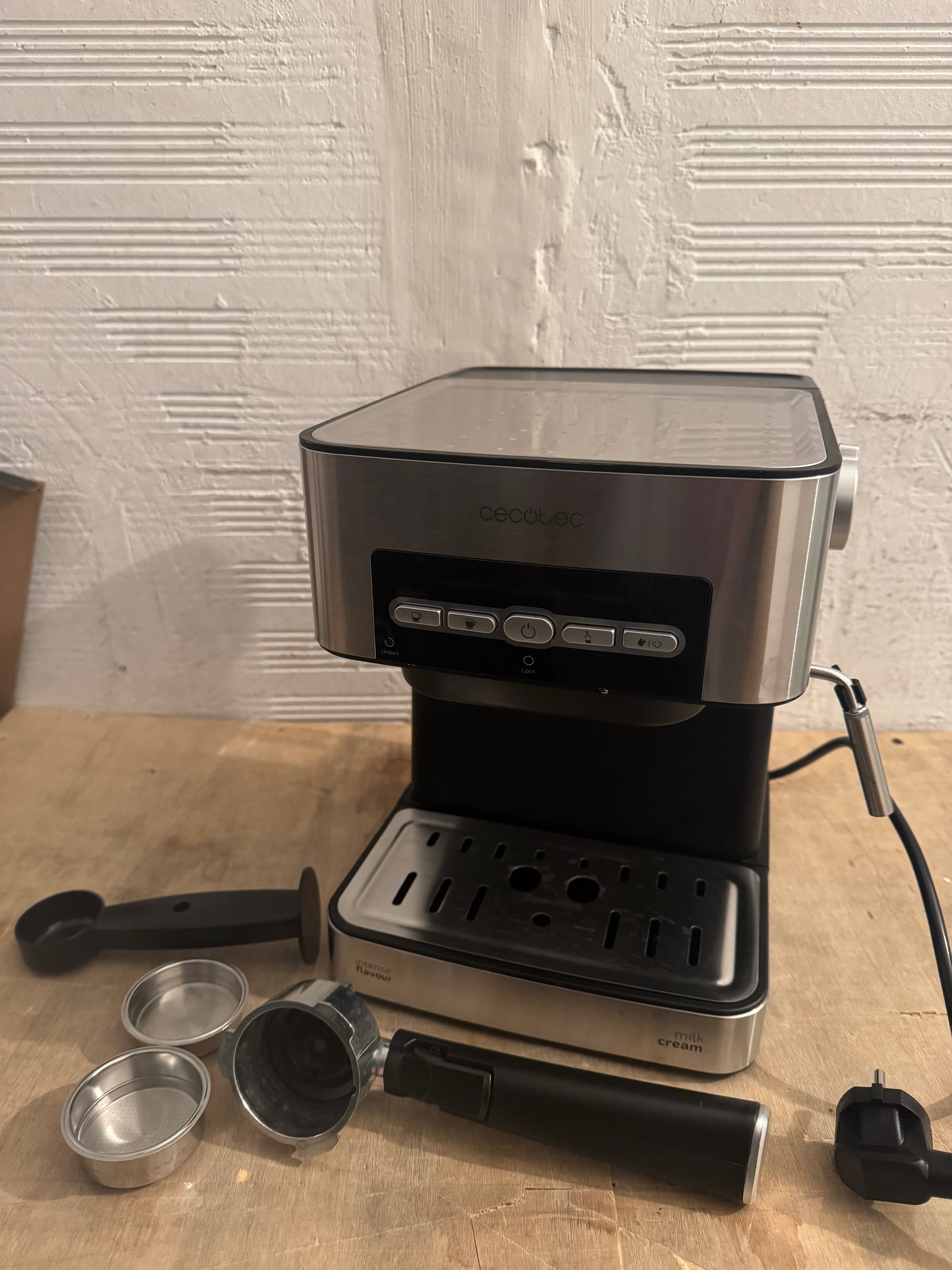 Cafetera espresso Cecotec Power Espresso 20 Matic