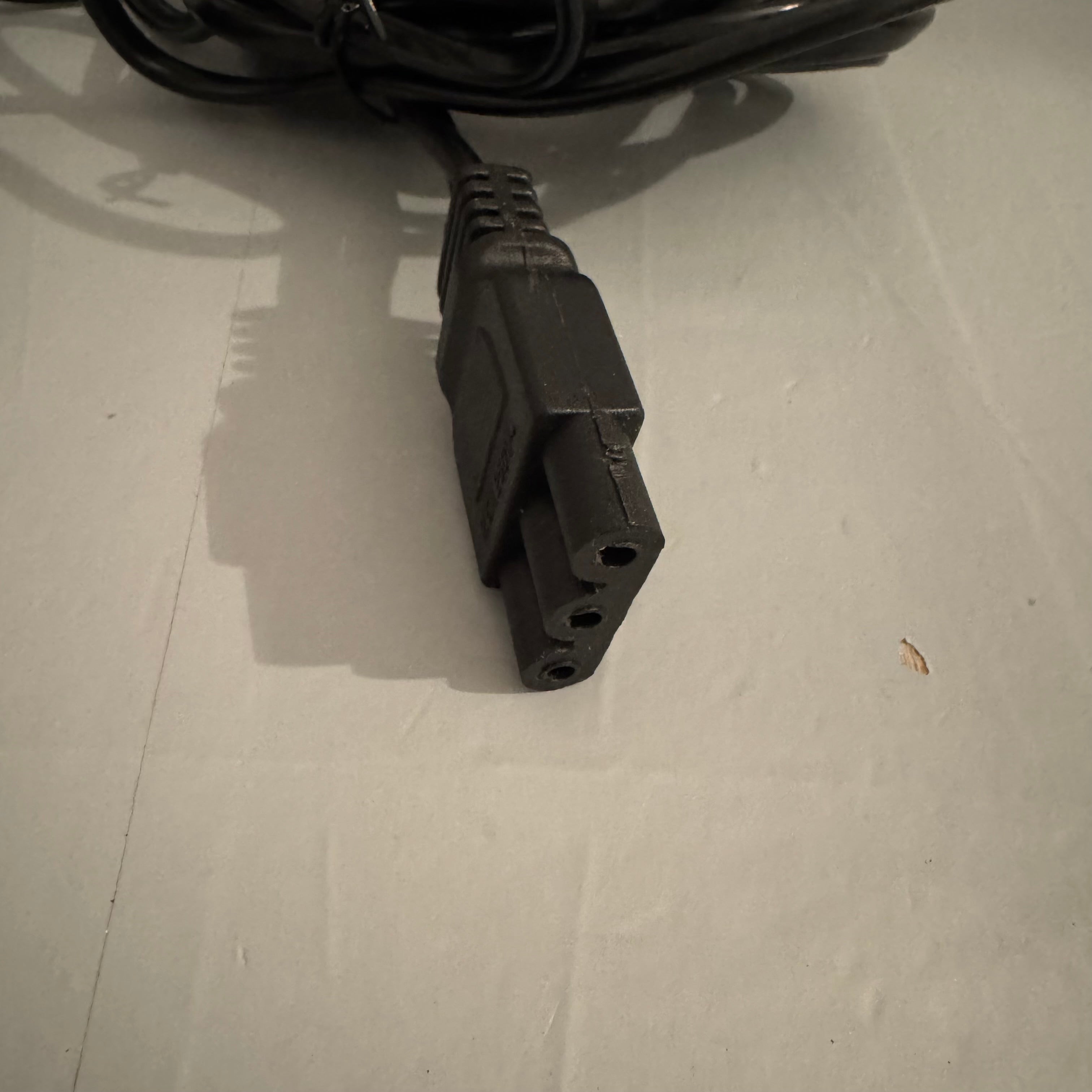 Pedal de control para máquina de coser con cable de alimentación