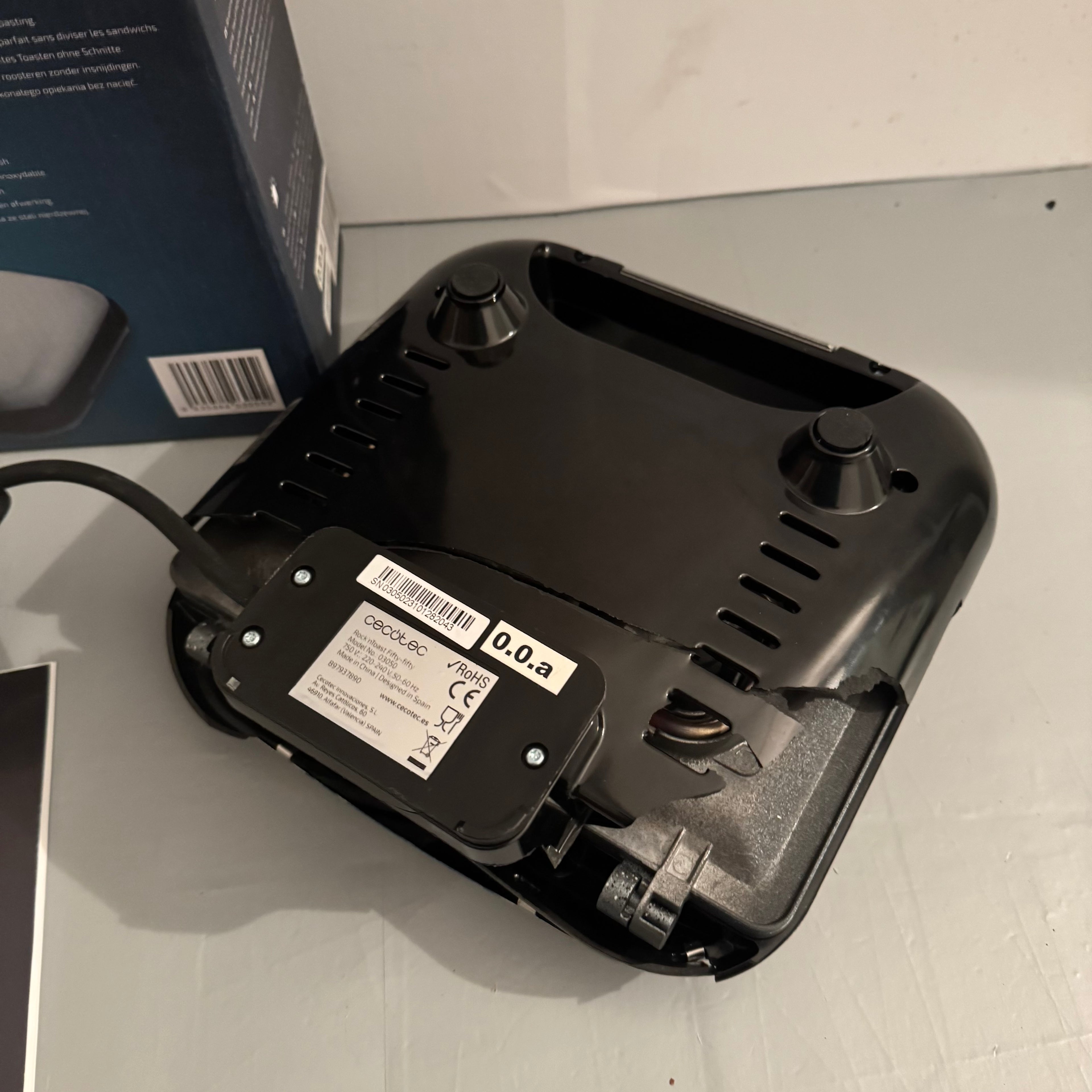 Parrilla eléctrica Cecotec Rock’n Toast Fifty-Fifty 750W 2 sándwiches