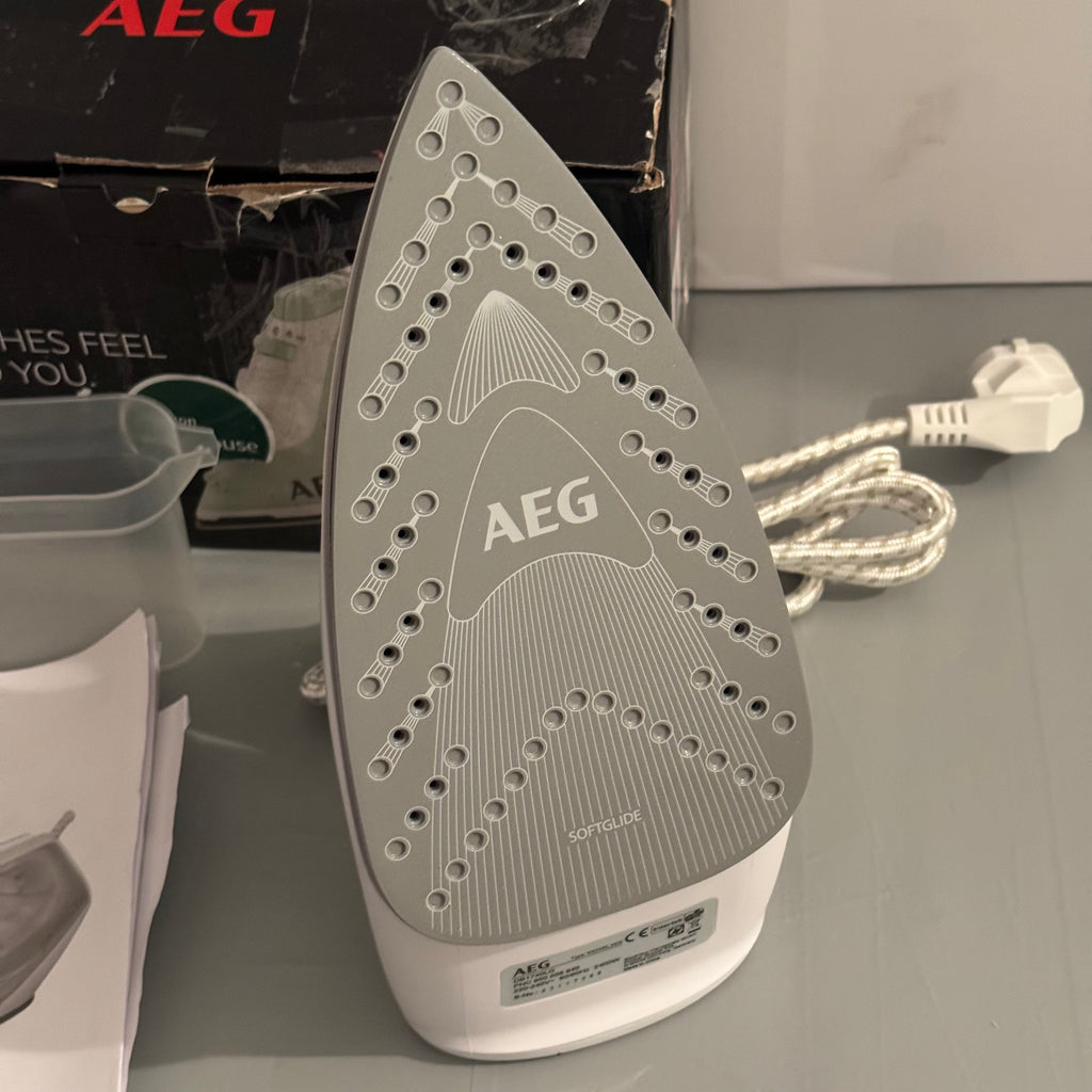 Plancha de vapor AEG DB1740LG 2400 W verde