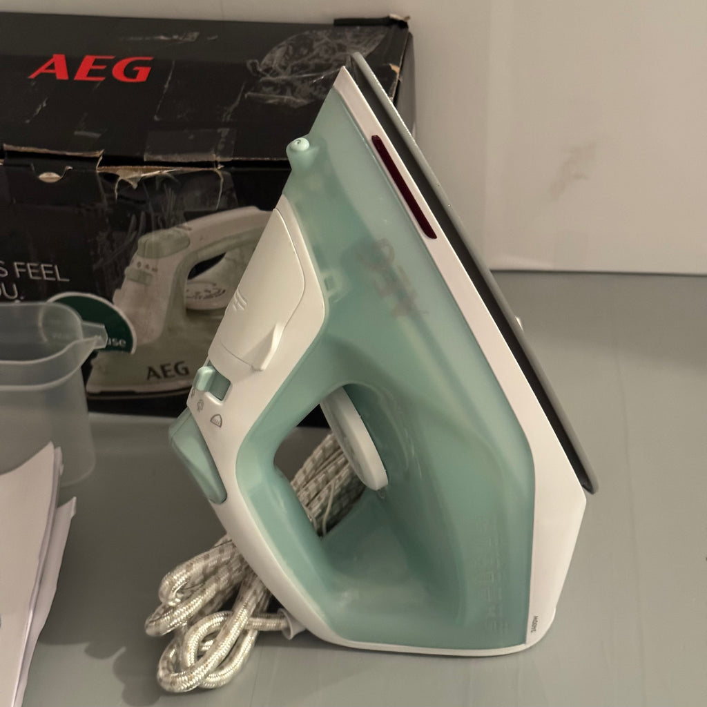 Plancha de vapor AEG DB1740LG 2400 W verde