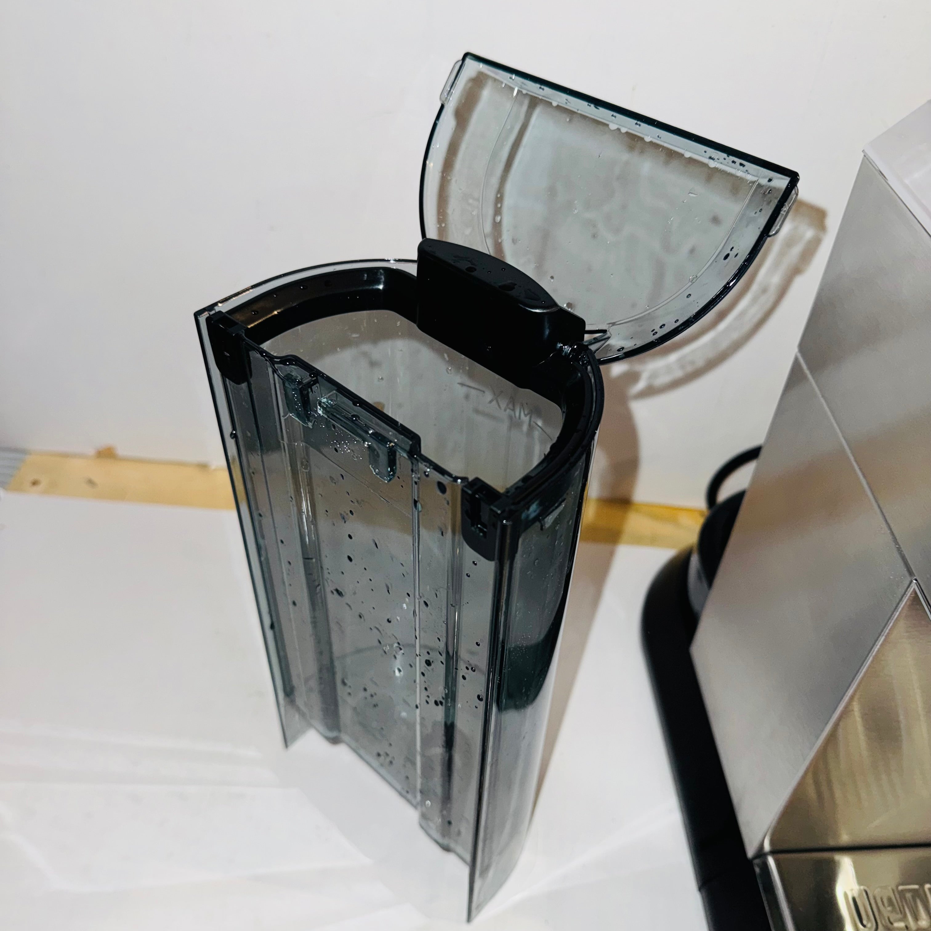 Cafetera espresso De'Longhi Dedica EC685.M