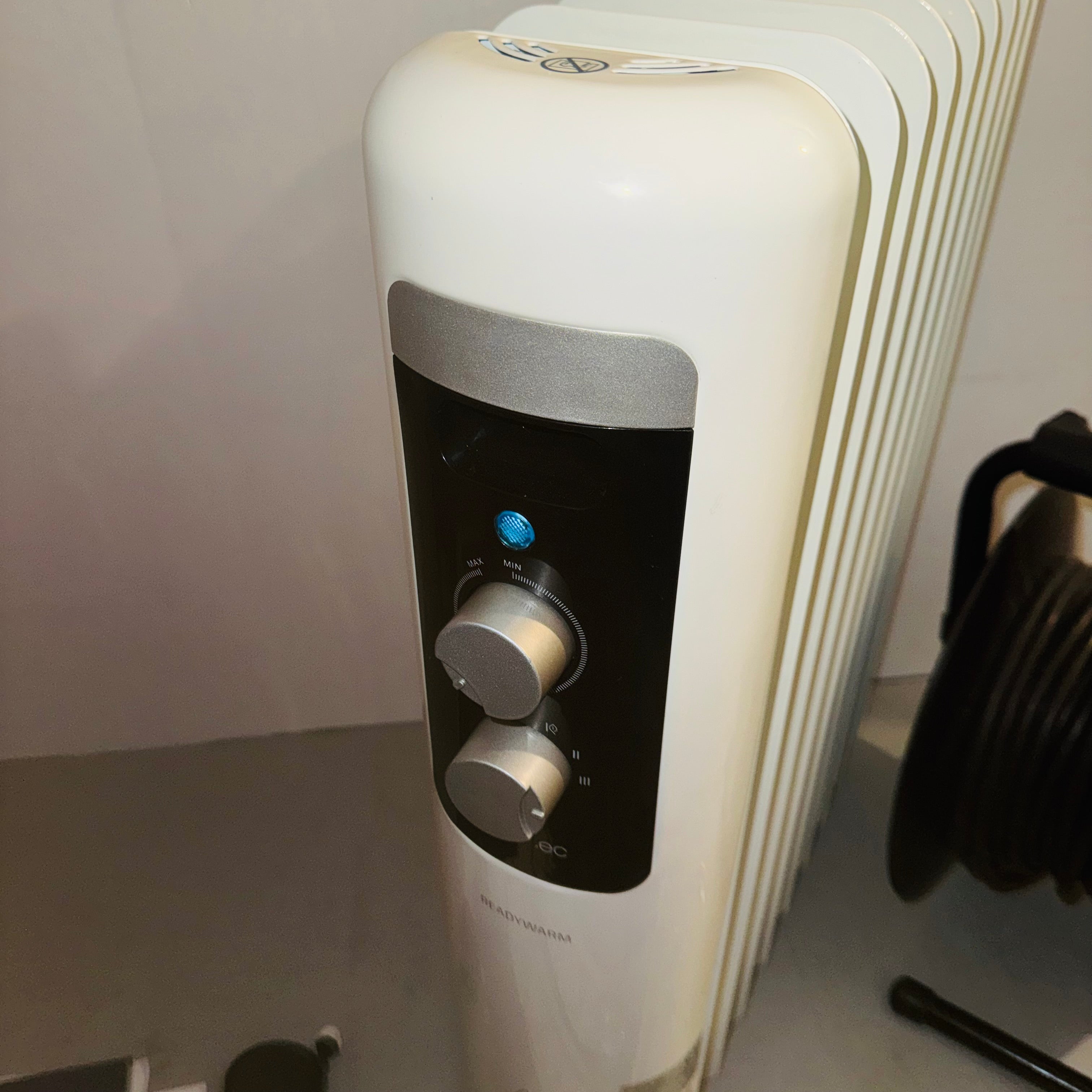 Radiador aceite Cecotec ReadyWarm 950 Space White