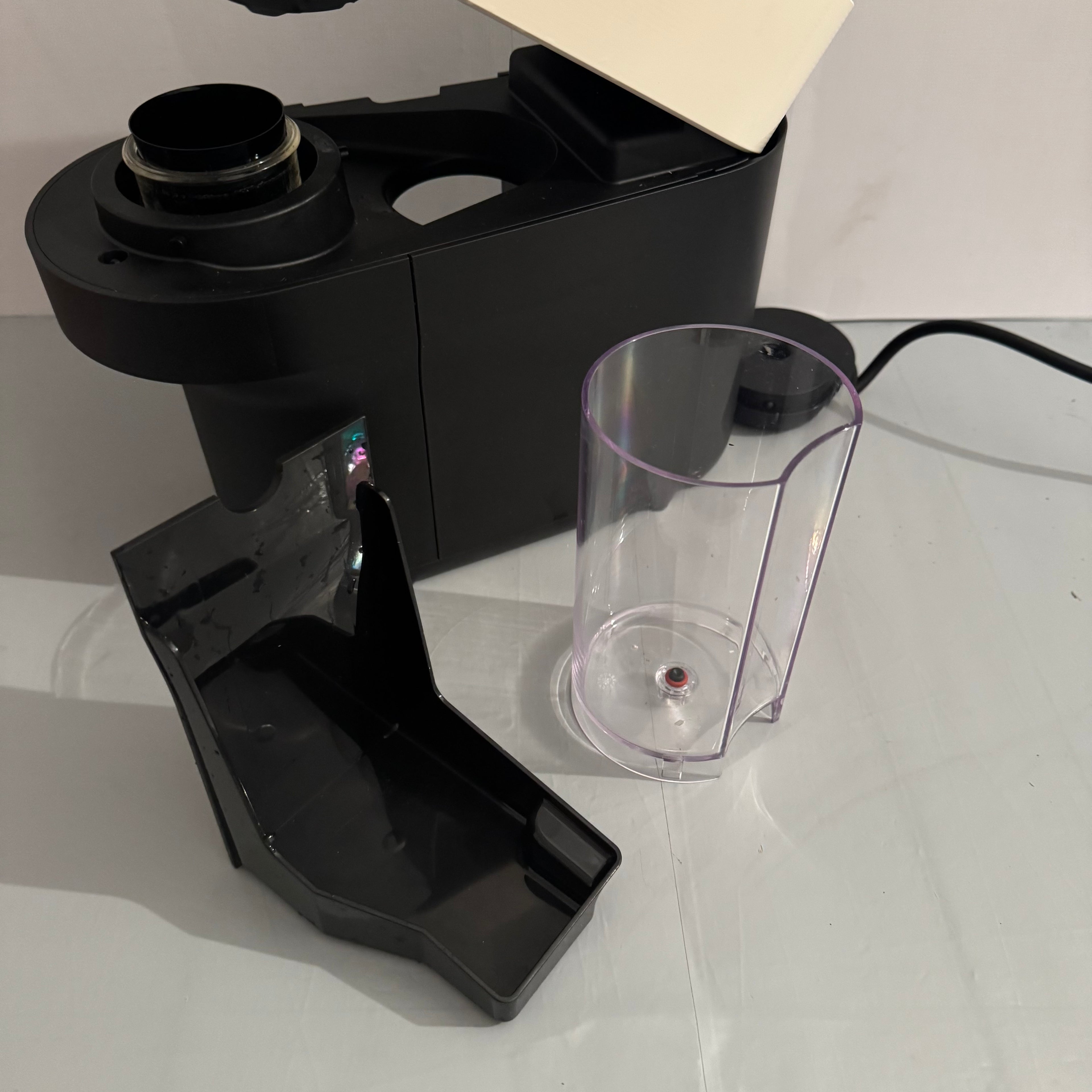 Cafetera cápsulas Krups Nespresso Vertuo Pop XN9201 blanco