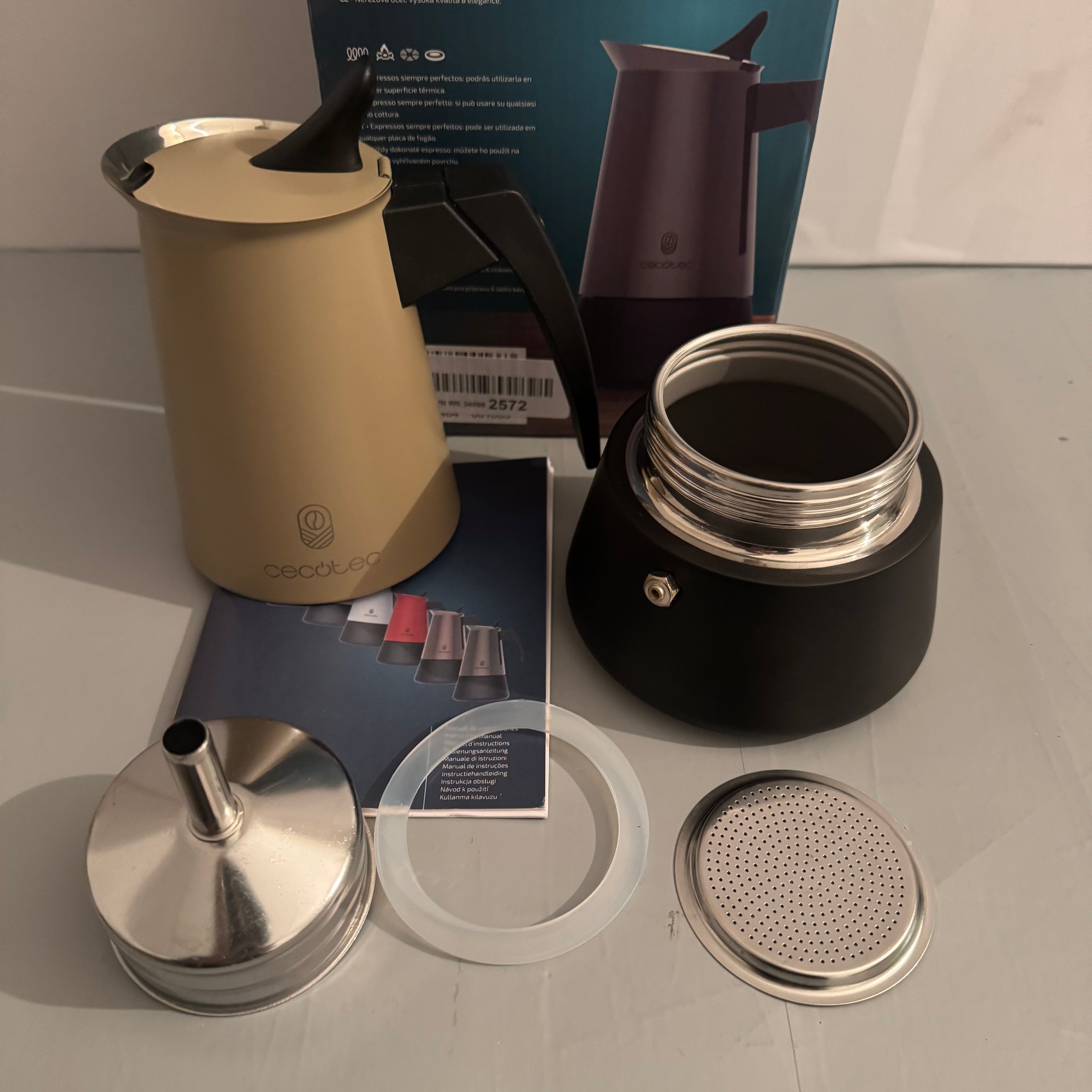 Cafetera italiana Cecotec Piccolina 600 Gold 6 tazas