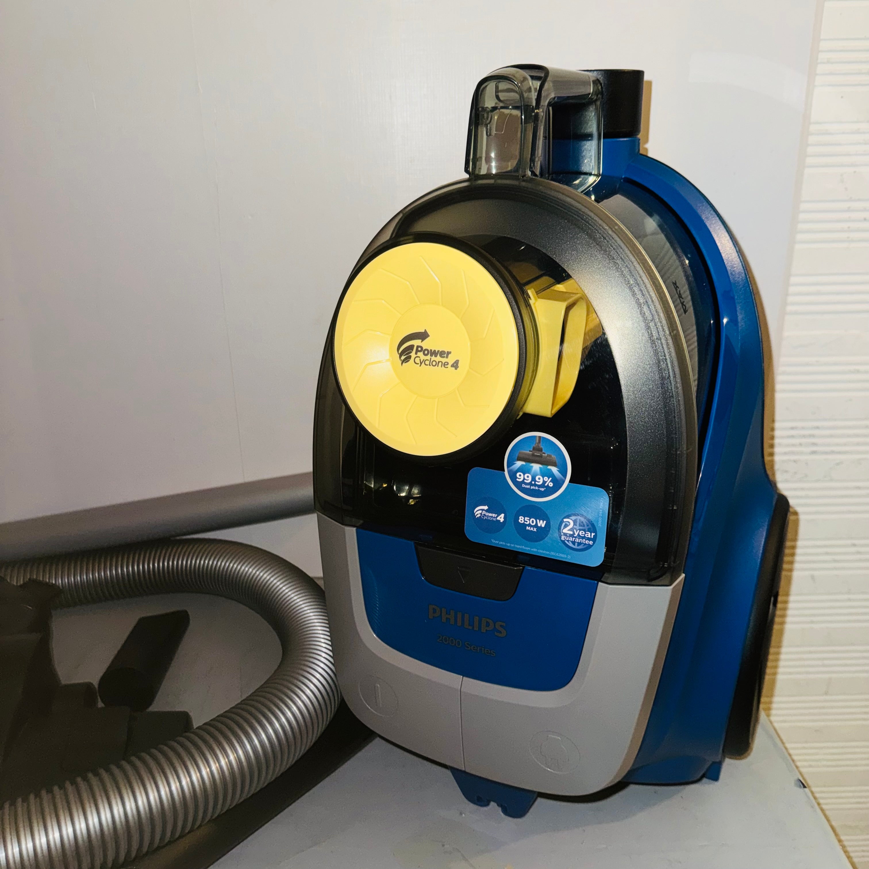 Aspirador sin bolsa Philips Serie 2000 XB2125/09