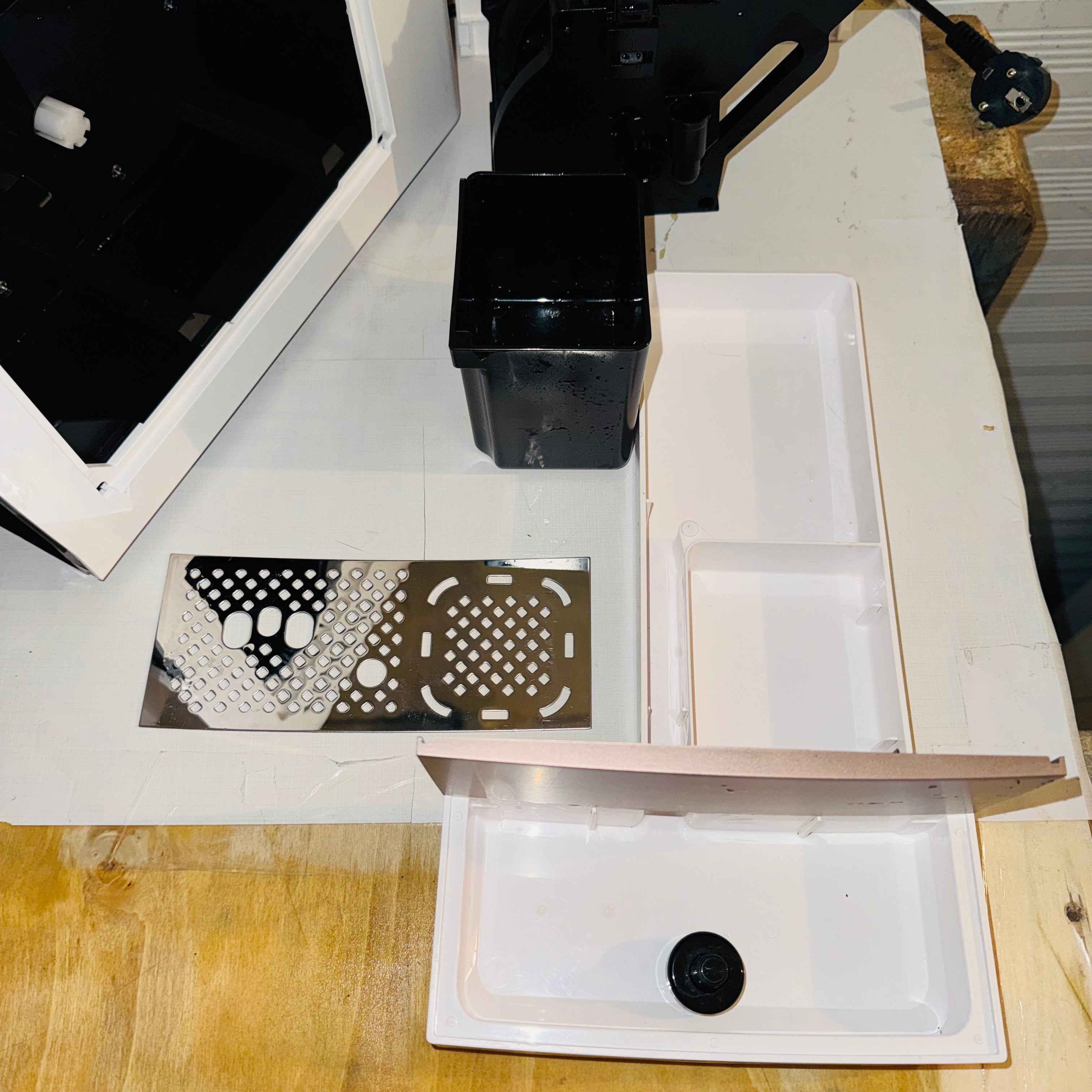 Cafetera superautomática Cecotec Cremmaet Compactccino Connected