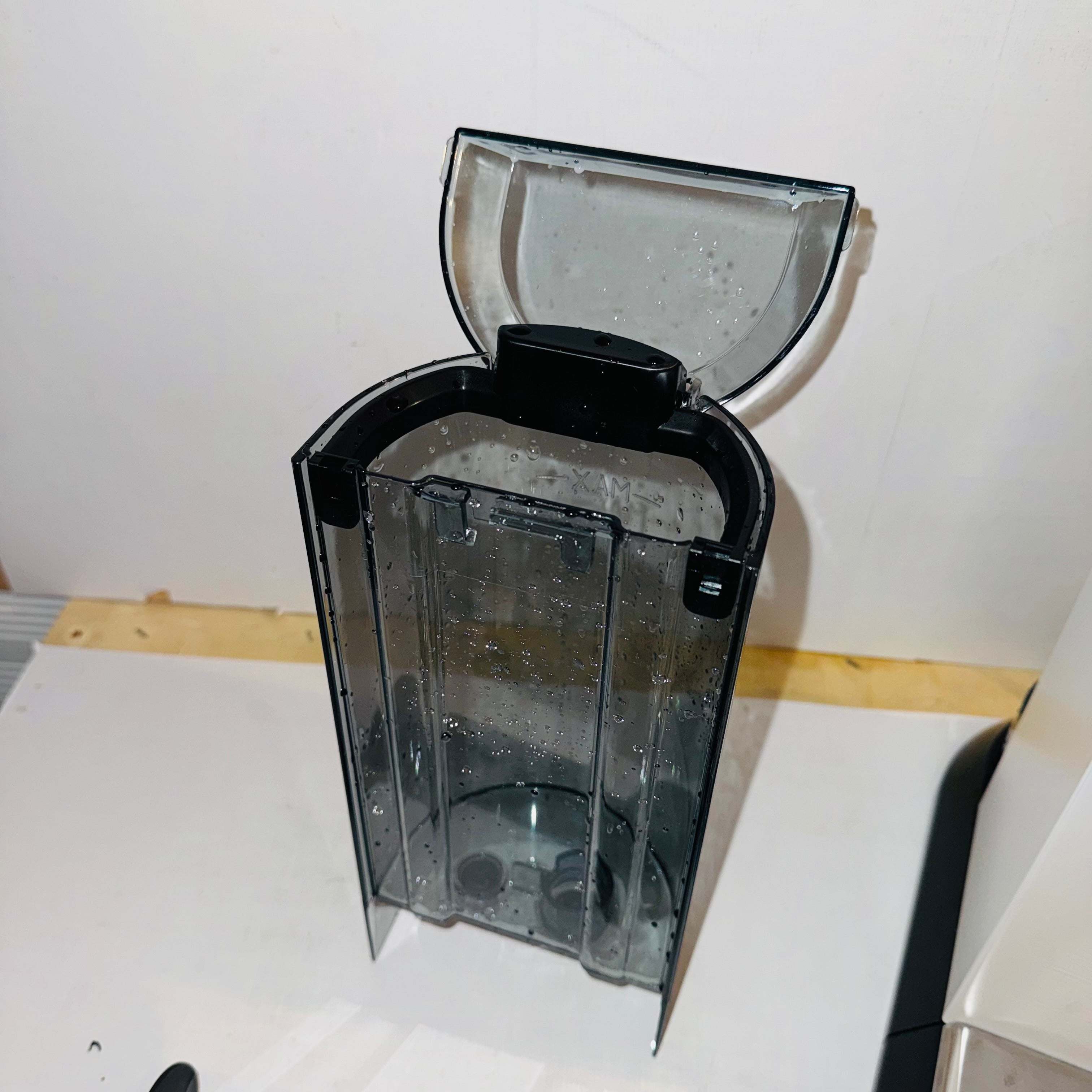 Cafetera espresso De'Longhi Dedica EC685.W