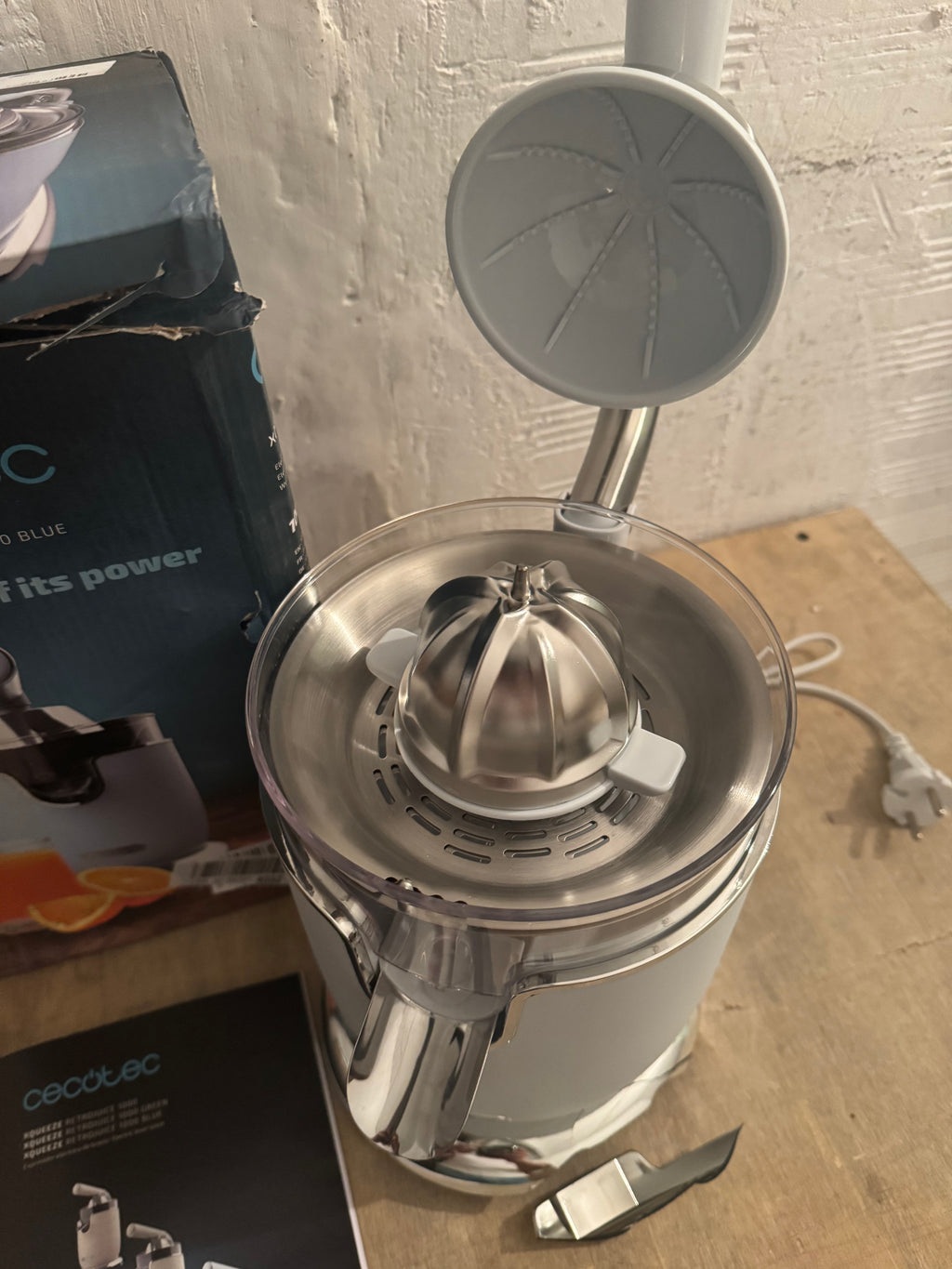 Exprimidor brazo Cecotec Xqueeze RetroJuice 1000 Blue