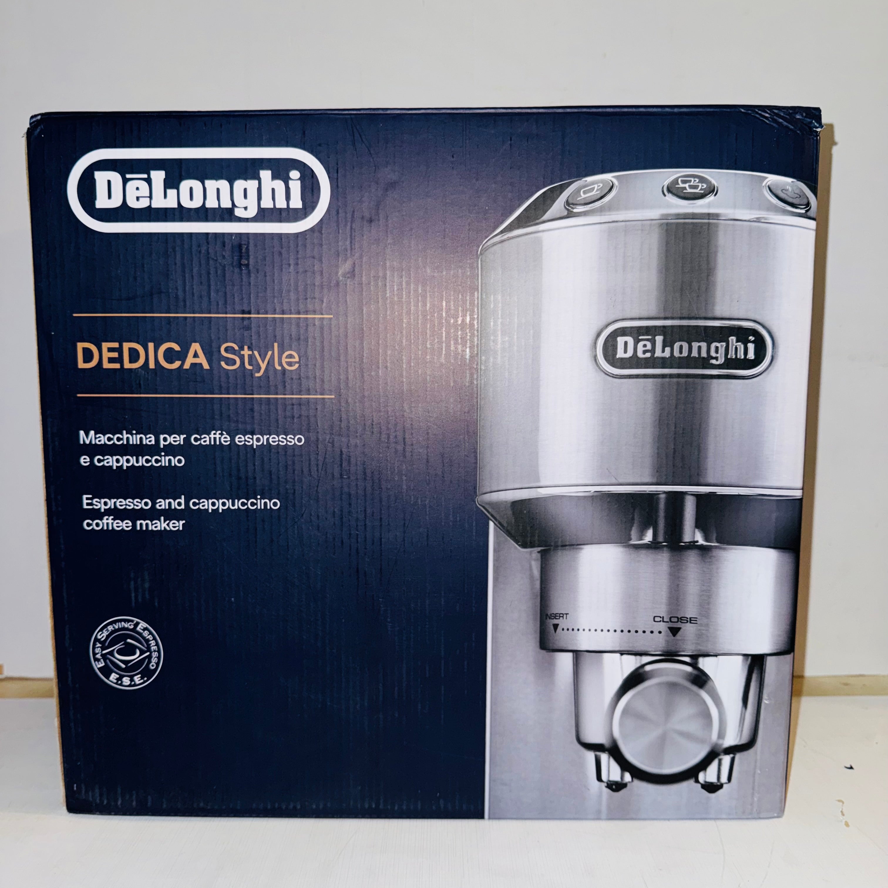 Cafetera espresso De'Longhi Dedica EC685.W