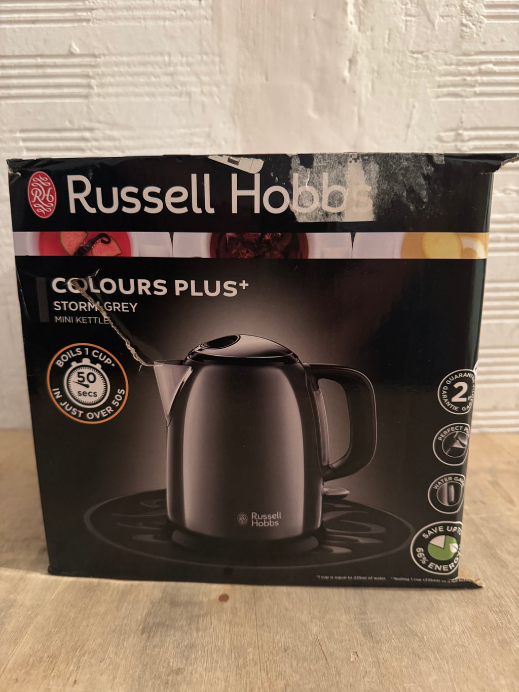 Hervidor Russell Hobbs Textures 1,7 L negro