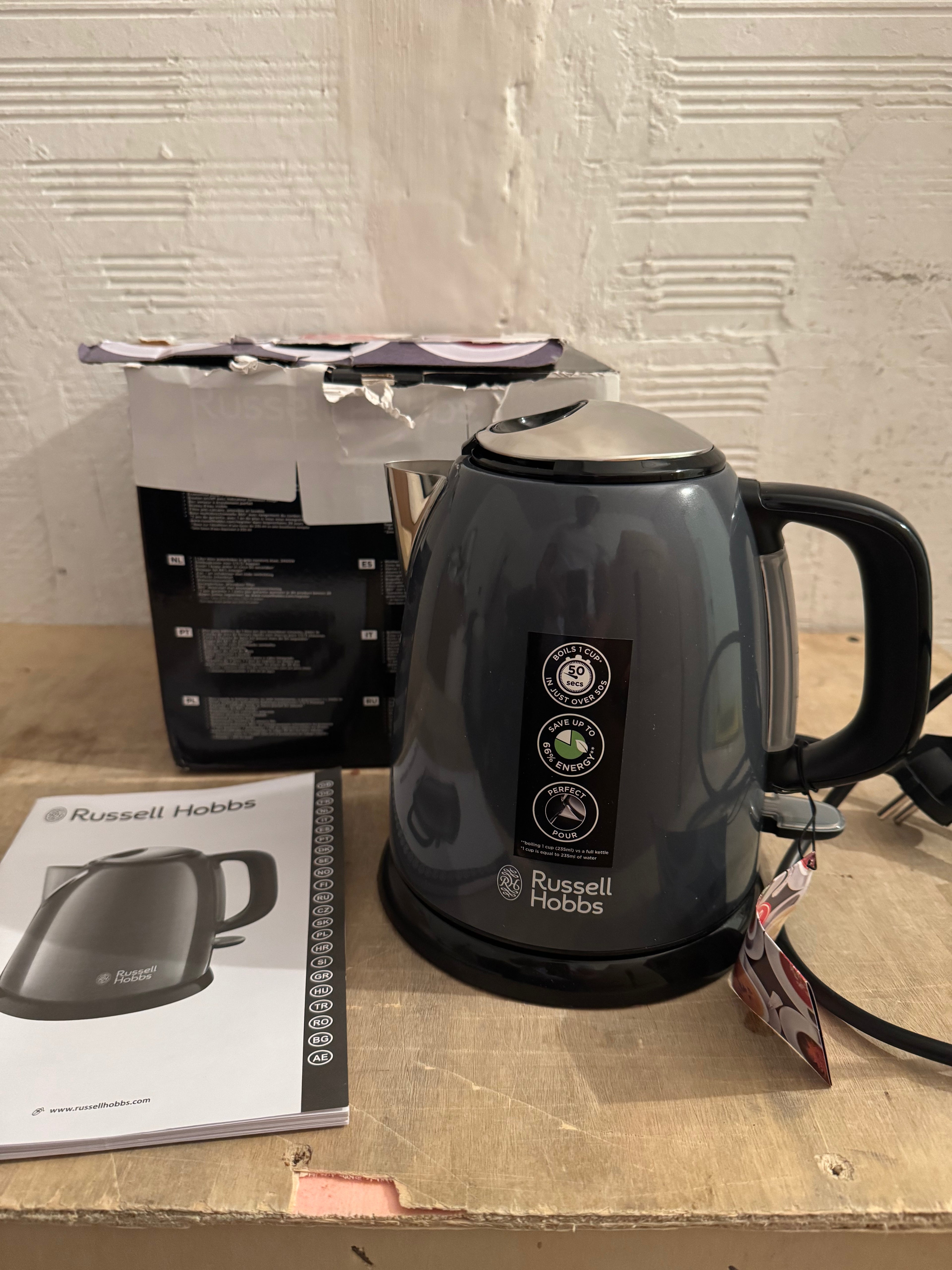 Hervidor Russell Hobbs Textures 1,7 L negro