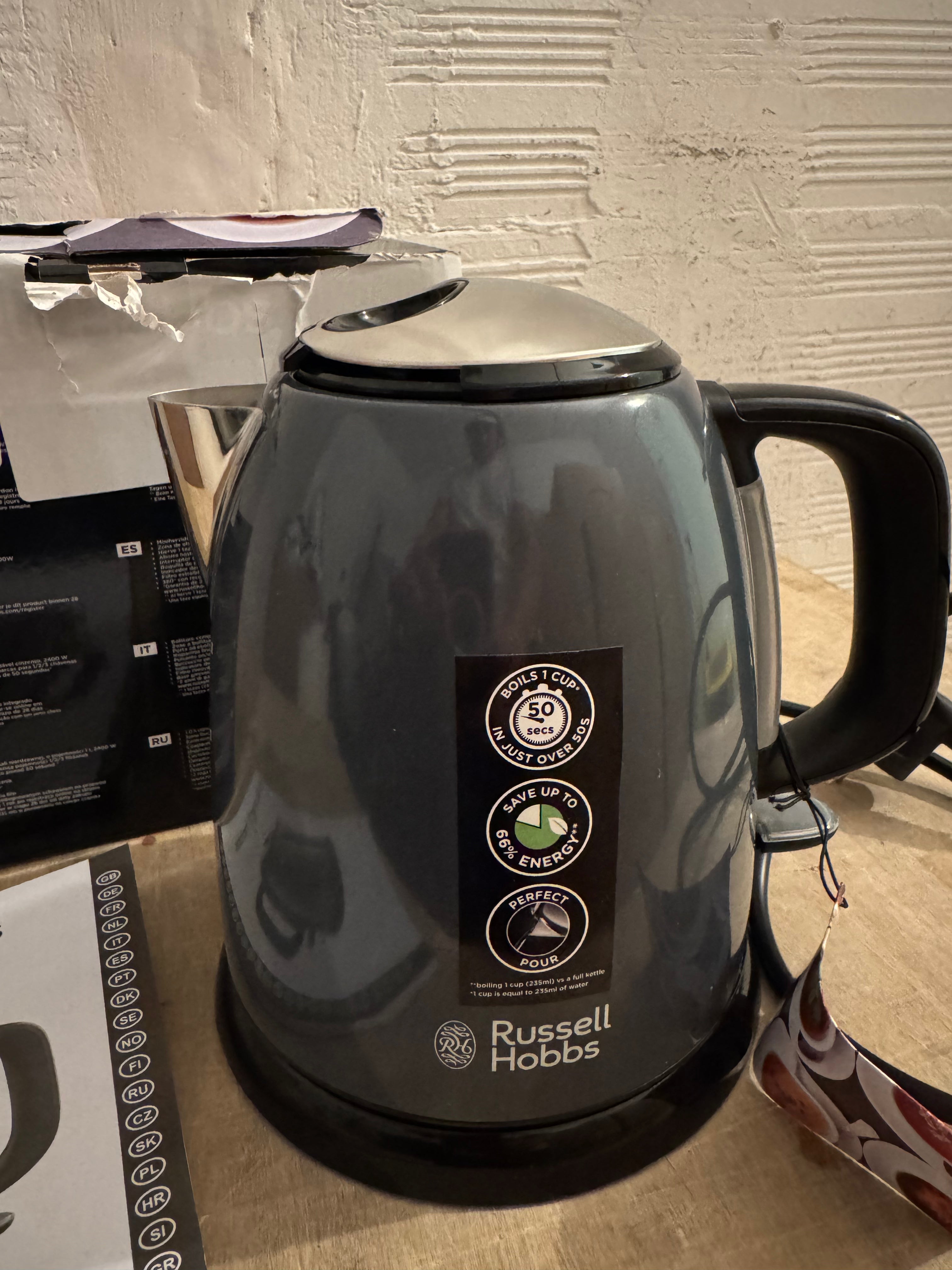 Hervidor Russell Hobbs Textures 1,7 L negro