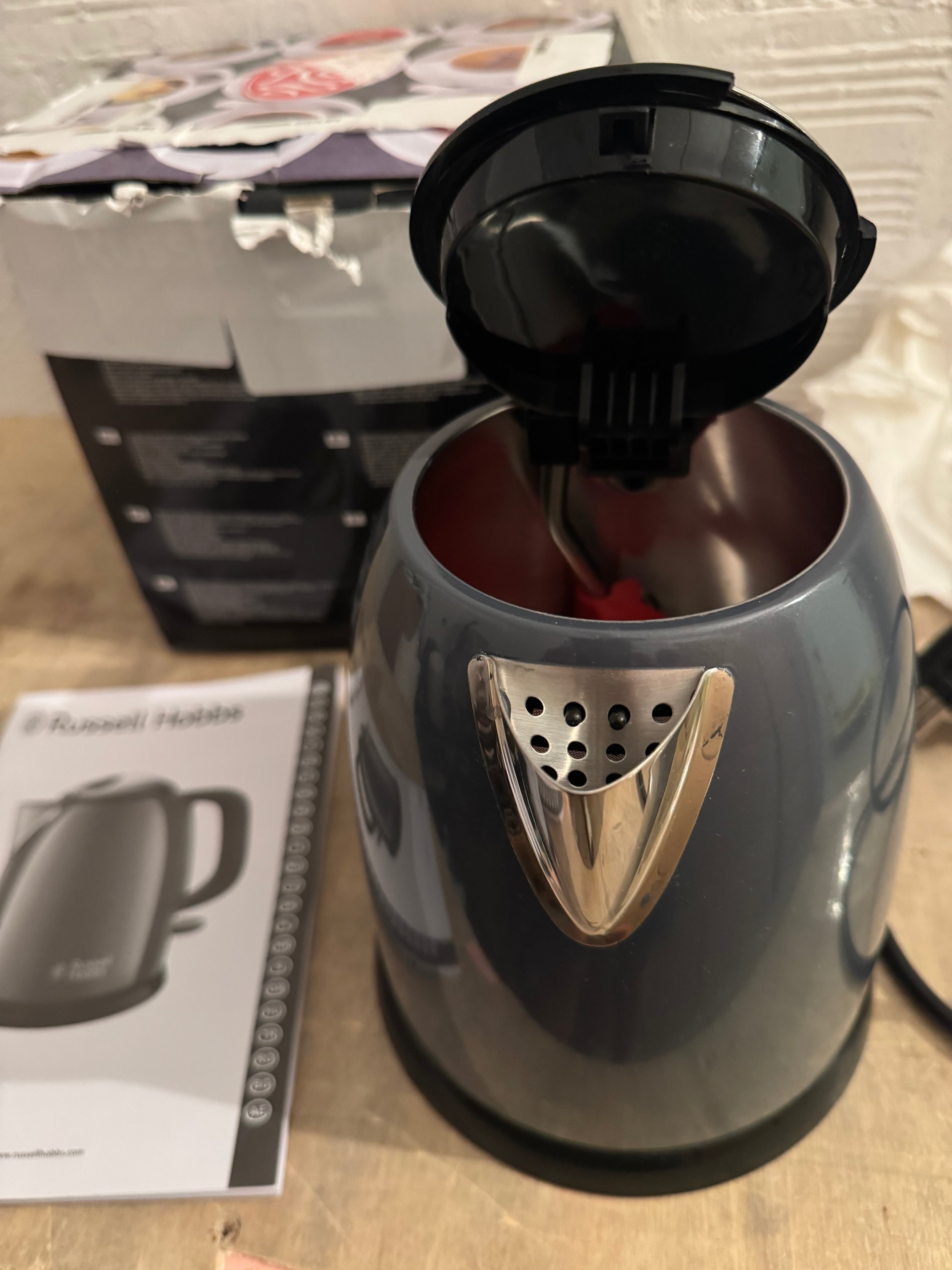 Hervidor Russell Hobbs Textures 1,7 L negro