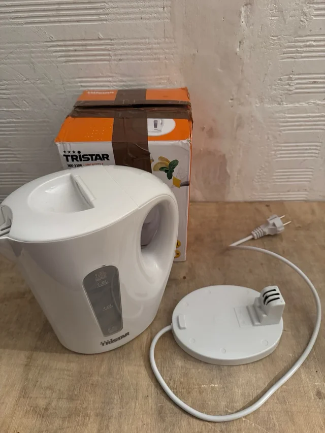 Hervidor Tristar WK-3380 1.7L 2200W BPA Free