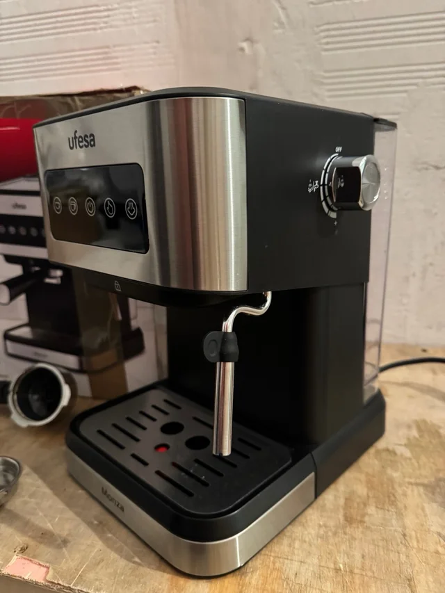 Cafetera express Ufesa Monza espresso 20 bares