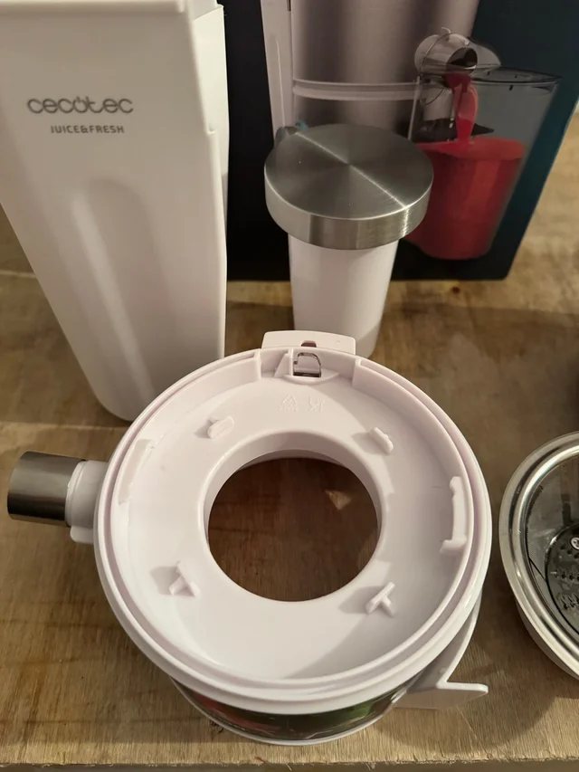 Licuadora Juice&Fresh 400 Titan blanca