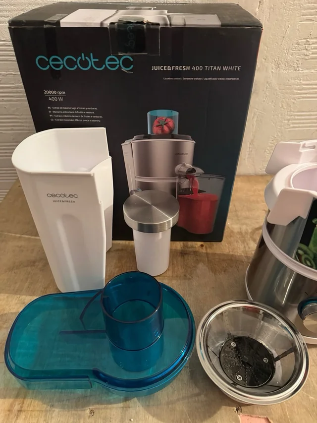 Licuadora Juice&Fresh 400 Titan blanca