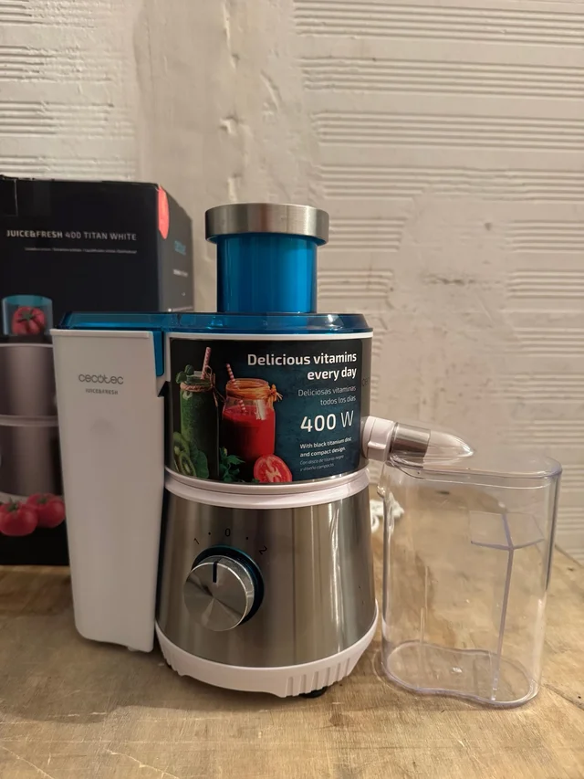 Licuadora Juice&Fresh 400 Titan blanca