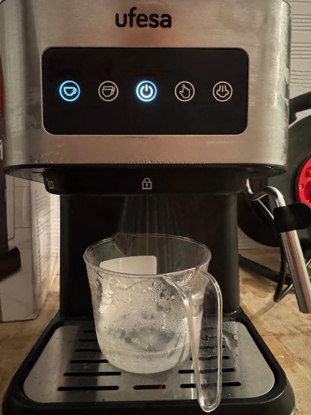 Cafetera express Ufesa Monza espresso 20 bares